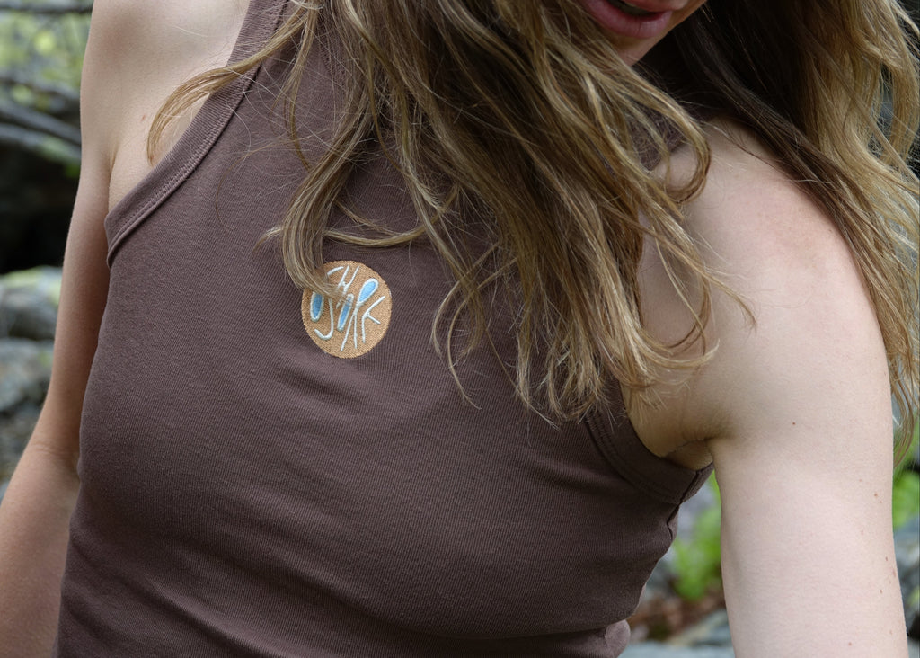 grounded - crop shirt